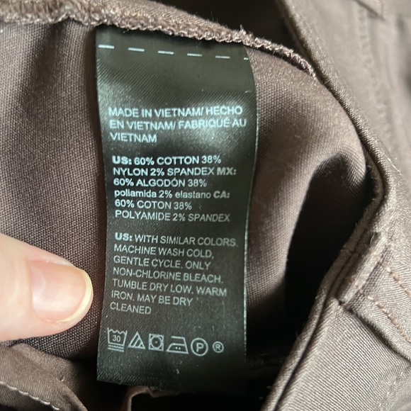 White House Black Market Brown Front Pocket High Rise Shorts - Picture 3 of 6